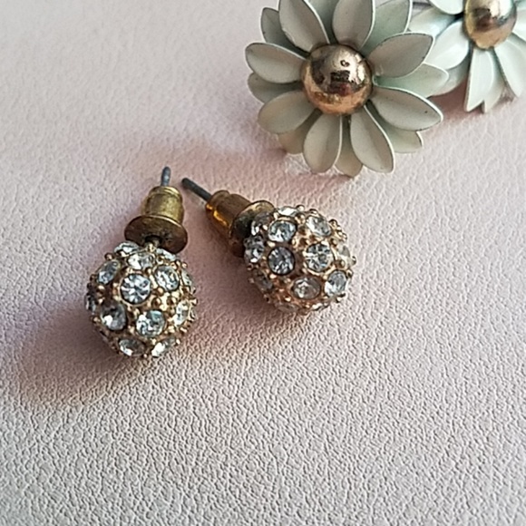 Assorted earrings - Picture 2 of 5